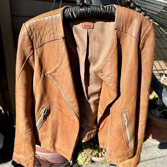Xl Gap Edition vintage leather coat in cognac color. Buttery soft w cool details - Picture 8 of 16